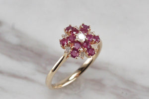 MODERN RUBY & DIAMOND CLUSTER RING ON 14ct YELLOW GOLD