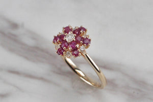 MODERN RUBY & DIAMOND CLUSTER RING ON 14ct YELLOW GOLD