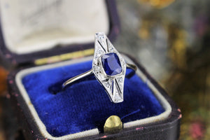 ORIGINAL ART DECO c1920’s SAPPHIRE & DIAMOND RING ON 18ct WHITE GOLD & PLATINUM