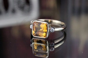 MODERN 2.5ct CITRINE & DIAMOND RING ON 9ct YELLOW GOLD