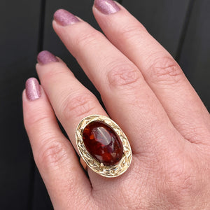 MID CENTURY CHERRY AMBER RING ON 14ct YELLOW GOLD