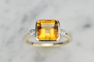 MODERN 2.5ct CITRINE & DIAMOND RING ON 9ct YELLOW GOLD