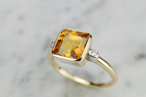 MODERN 2.5ct CITRINE & DIAMOND RING ON 9ct YELLOW GOLD