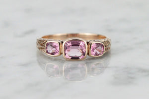 MODERN EDWARDIAN STYLE TOURMALINE TRILOGY RING ON 9ct ROSE GOLD