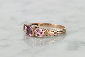 MODERN EDWARDIAN STYLE TOURMALINE TRILOGY RING ON 9ct ROSE GOLD