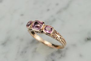 MODERN EDWARDIAN STYLE TOURMALINE TRILOGY RING ON 9ct ROSE GOLD