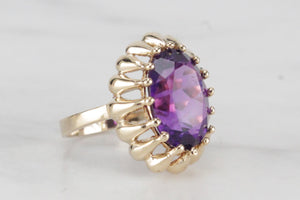 VINTAGE MID CENTURY 10.7ct AMETHYST COCKTAIL RING ON 9ct YELLOW GOLD