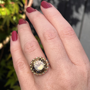 VINTAGE MID CENTURY 7ct SMOKY QUARTZ COCKTAIL RING ON 14ct YELLOW GOLD