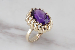 VINTAGE MID CENTURY 10.7ct AMETHYST COCKTAIL RING ON 9ct YELLOW GOLD