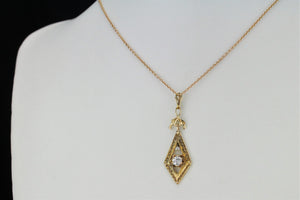 VINTAGE ESTATE DIAMOND & SEED PEARL PENDANT ON 14ct YELLOW GOLD