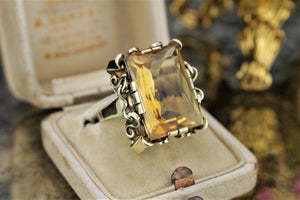 VINTAGE C1940’S 10.7ct CITRINE COCKTAIL RING ON 14ct YELLOW GOLD