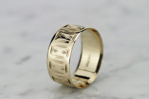VINTAGE ESTATE 8.5mm ETCHED CIGAR BAND ON 9ct YELLOW GOLD