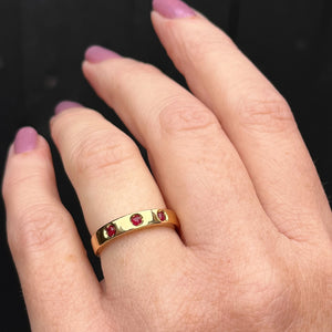 RETRO ESTATE FLUSH SET RUBY RING ON 18ct YELLOW GOLD