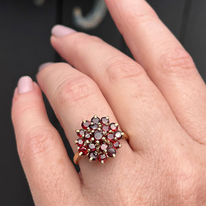 MID CENTURY c1968 PYROPE GARNET CLUSTER RING ON 9ct YELLOW GOLD