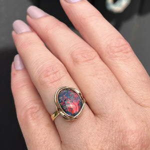 MID CENTURY AUSTRALIAN OPAL TRIPLET ON 9ct YELLOW GOLD