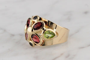 CONTEMPORARY ITALIAN GARNET PERIDOT & SAPPHIRE RING ON 18ct YELLOW GOLD