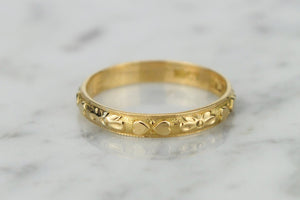 ANTIQUE LATE EDWARDIAN c1910-15 PATTERNED BAND RING ON 18ct YELLOW GOLD