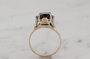 VINTAGE MID CENTURY c1960 GARNET RING ON 9ct YELLOW GOLD