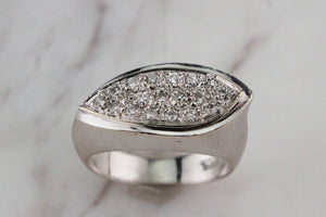 MID CENTURY C1950/60 DESIGNER DIAMOND RING ON 18ct WHITE GOLD