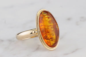 VINTAGE c1940 AMBER RING ON 18ct YELLOW GOLD