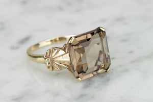 VINTAGE c1940 SMOKY QUARTZ COCKTAIL RING ON 9ct YELLOW GOLD