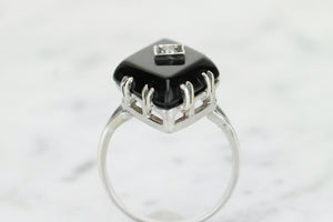 VINTAGE c1940’s ONYX & DIAMOND RING ON 18ct WHITE GOLD