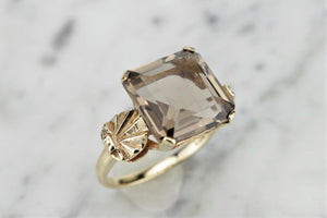 VINTAGE c1940 SMOKY QUARTZ COCKTAIL RING ON 9ct YELLOW GOLD