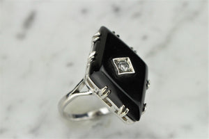 VINTAGE c1940’s ONYX & DIAMOND RING ON 18ct WHITE GOLD