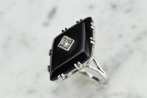 VINTAGE c1940’s ONYX & DIAMOND RING ON 18ct WHITE GOLD