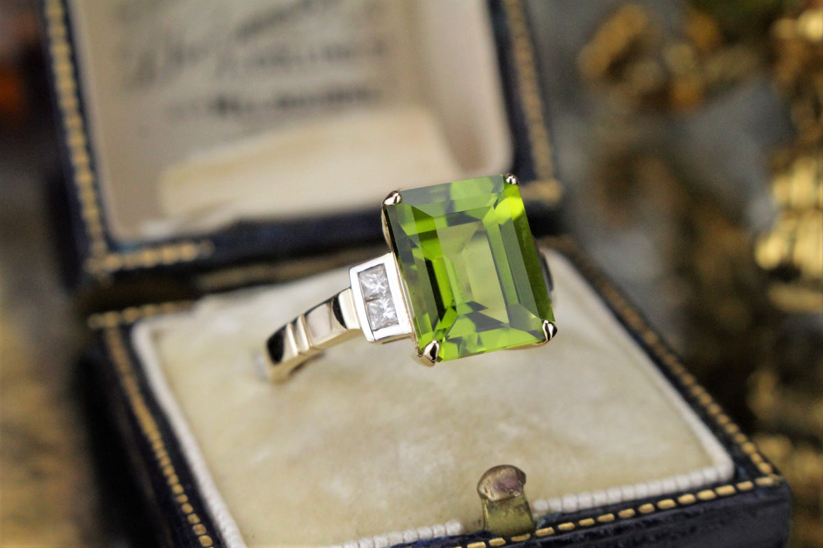 MODERN ART DECO STYLE 5ct PERIDOT & DIAMOND COCKTAIL RING ON 9ct YELLOW GOLD