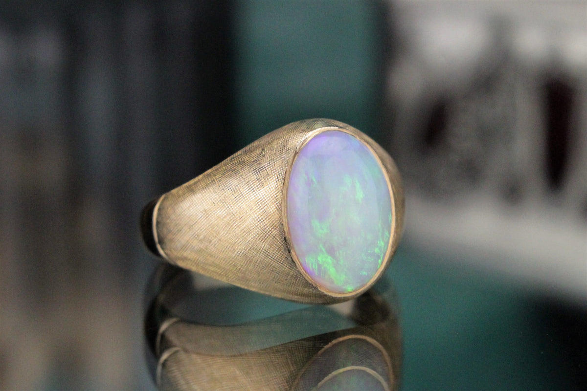 MID CENTURY c1965-70 SOLID WHITE OPAL SIGNET RING ON 14ct YELLOW GOLD