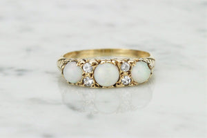 ANTIQUE LATE EDWARDIAN SOLID OPAL AND QUARTZ RING ON 9ct YELLOW GOLD