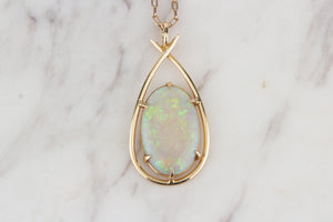 MID CENTURY SOLID WHITE OPAL PENDANT ON 10ct YELLOW GOLD