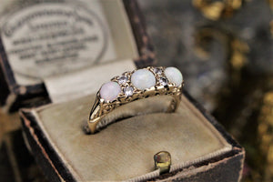 ANTIQUE LATE EDWARDIAN SOLID OPAL AND QUARTZ RING ON 9ct YELLOW GOLD