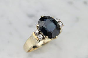 VINTAGE ESTATE SAPPHIRE & DIAMOND DRESS RING ON 14ct YELLOW GOLD