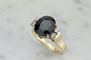 VINTAGE ESTATE SAPPHIRE & DIAMOND DRESS RING ON 14ct YELLOW GOLD