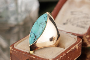 MID CENTURY c1960 TURQUOISE RING ON 14ct YELLOW GOLD