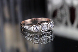 ANTIQUE EDWARDIAN c1910 DIAMOND TRILOGY RING ON 9ct YELLOW & WHITE GOLD