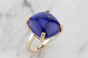 RETRO ESTATE LAPIZ LAZULI COCKTAIL RING ON 14ct YELLOW GOLD