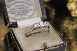 ANTIQUE EDWARDIAN c1910 DIAMOND TRILOGY RING ON 9ct YELLOW & WHITE GOLD