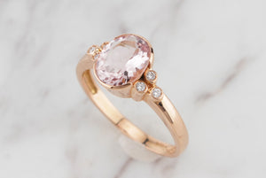MODERN ITALIAN MORGANITE & DIAMOND RING ON 18ct ROSE GOLD