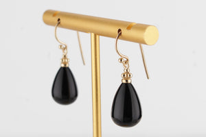 RETRO ESTATE ONYX EARRINGS ON 9ct YELLOW GOLD