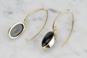 VINTAGE ESTATE ONYX EARRINGS ON 9ct YELLOW GOLD